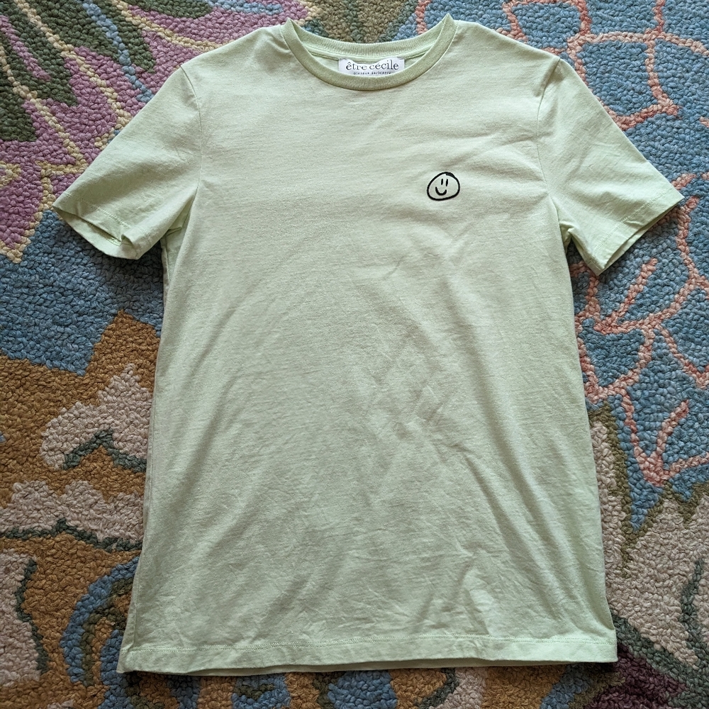Etre Cecile smiley face t